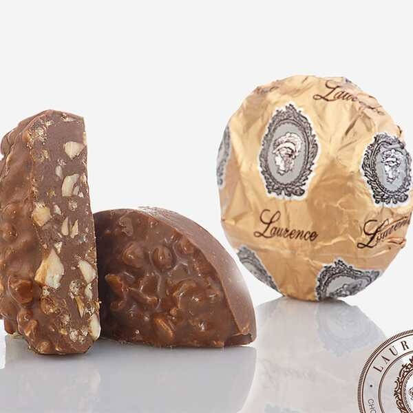 

Конфеты Laurence с молочного шоколада с миндалём