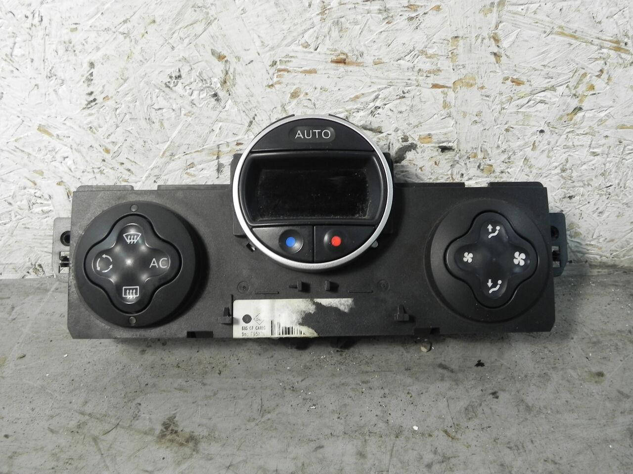 

Б/У БЛОК УПРАВЛЕВНИЯ ПЕЧКОЙ RENAULT SCENIC II 8200265572