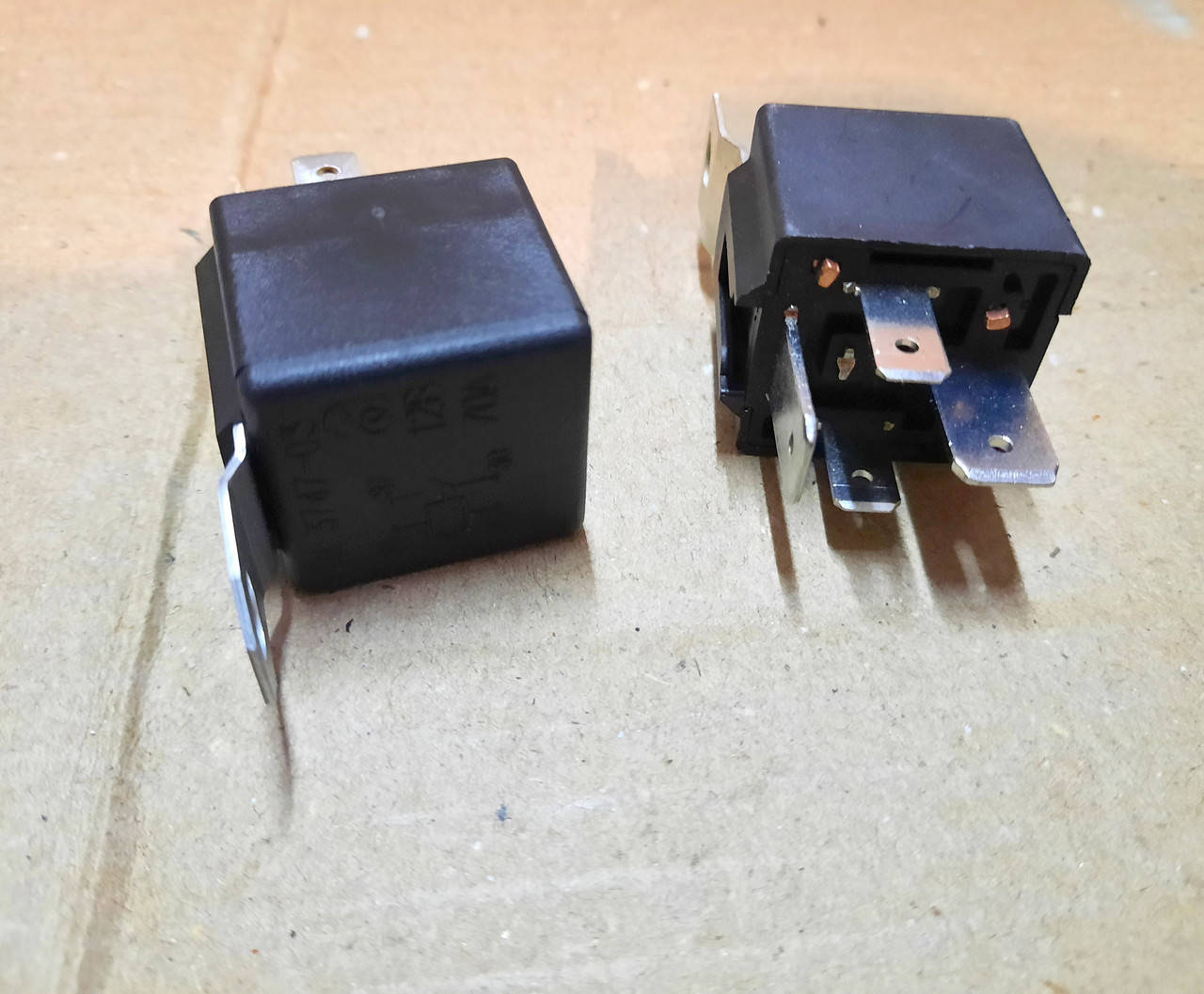 

Реле стартера 4-х конт. 70А 12В (пр-во АВАР)