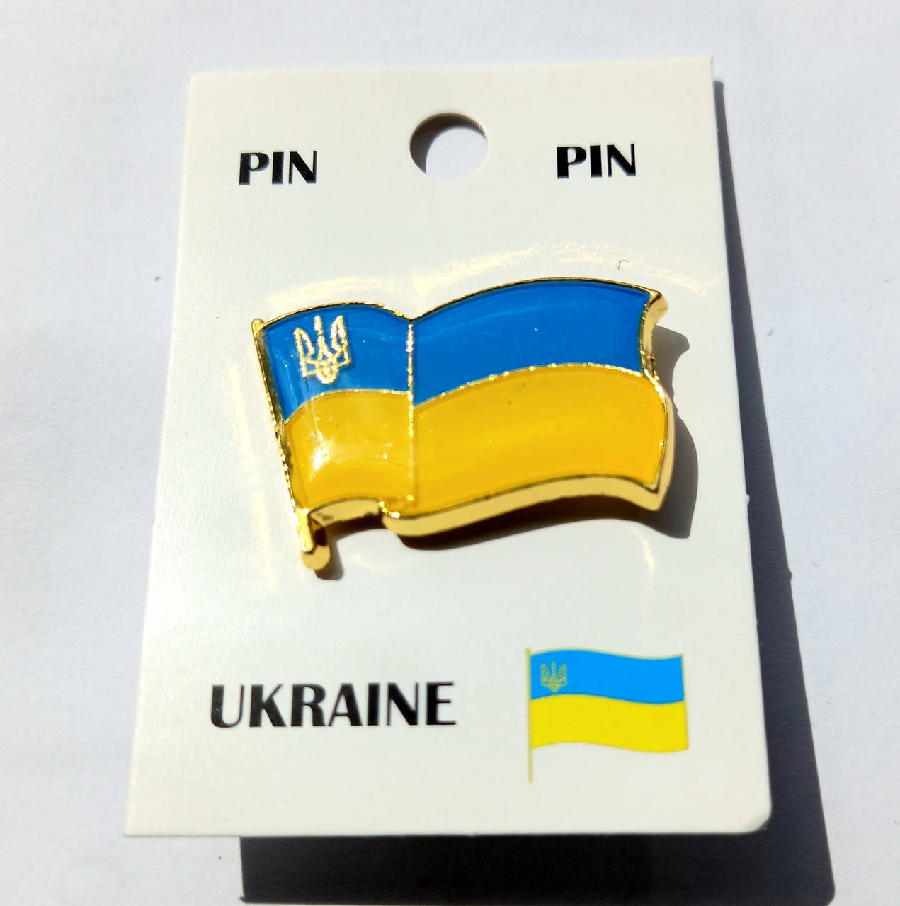 

Значок флаг Украины , металл , 29х18 мм.