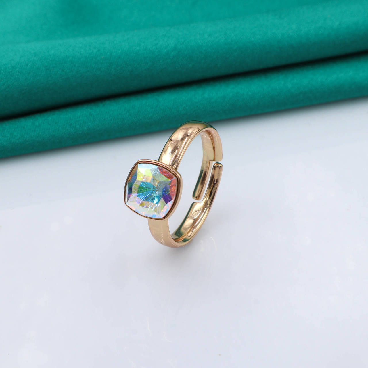 

Кольцо "Квадрат" с зеркальным Swarovski, р.18,5, медзолото Xuping, 18К