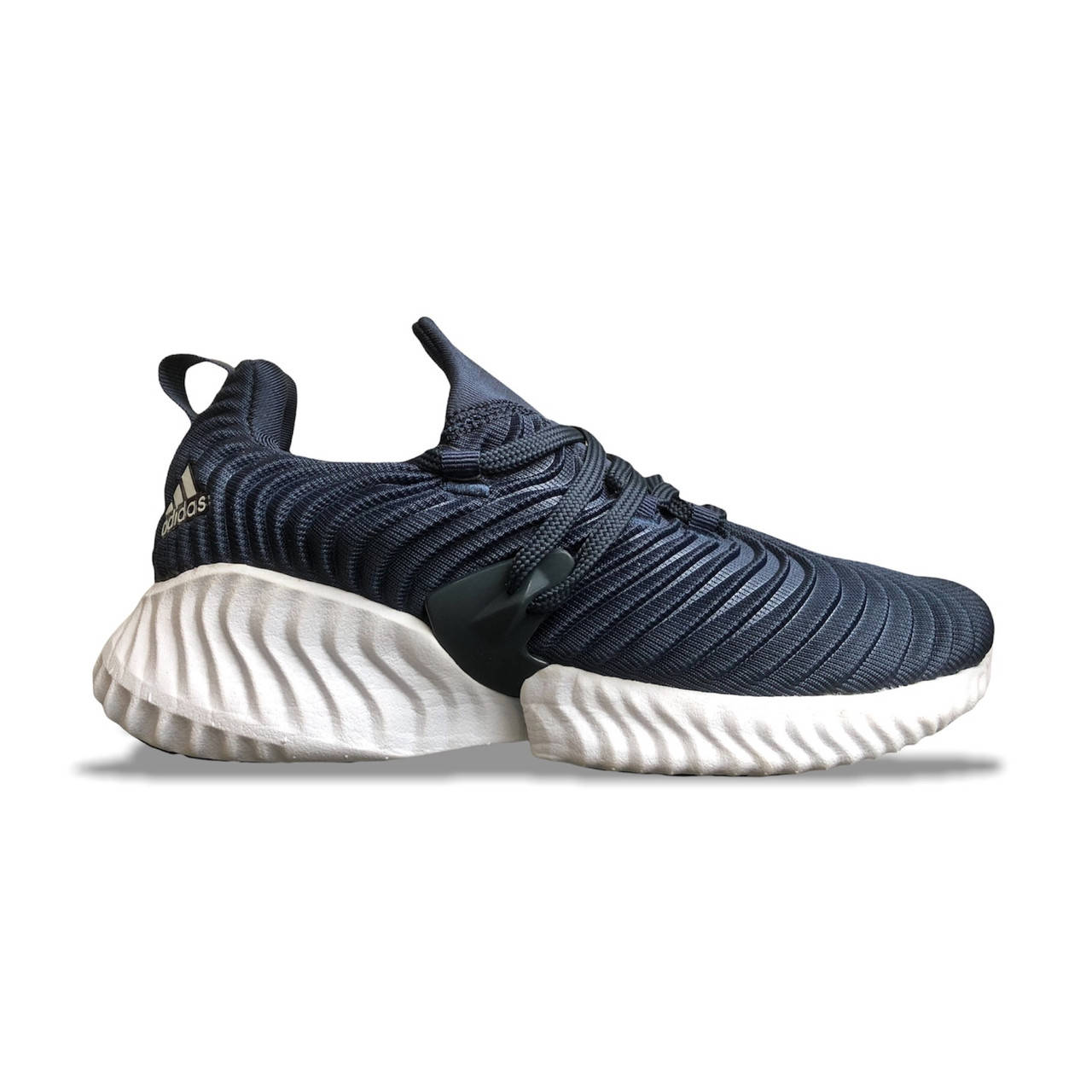 

Adidas Alphabounce кроссовки универсальные