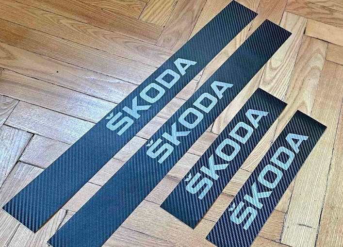 

Карбоновые наклейки на пороги Skoda Octavia A7