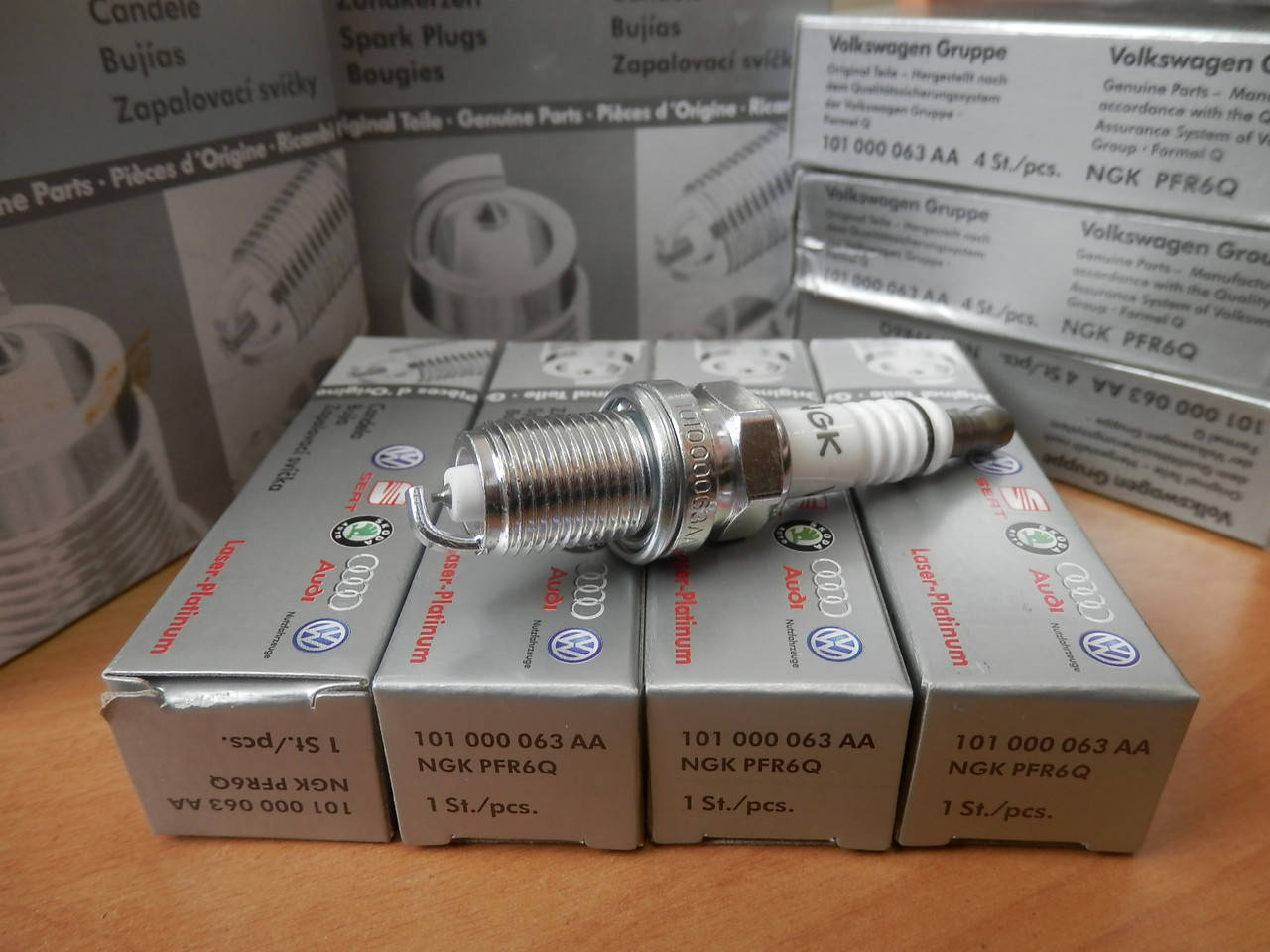 

Свечи зажигания Laser Platinum Volkswagen AG 101000063AA (NGK PFR6Q)