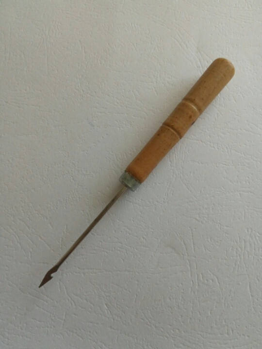 

Шило крючек