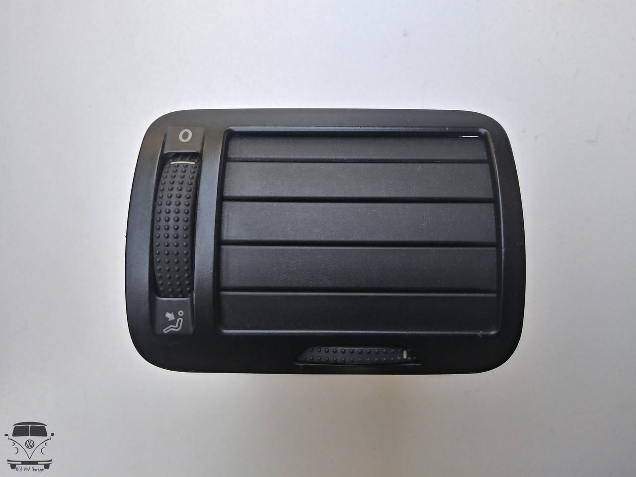 

Решетки обдува воздуховод дефлектор (правый) (3B0 819 704 A) Passat B5 / Пассат Б5