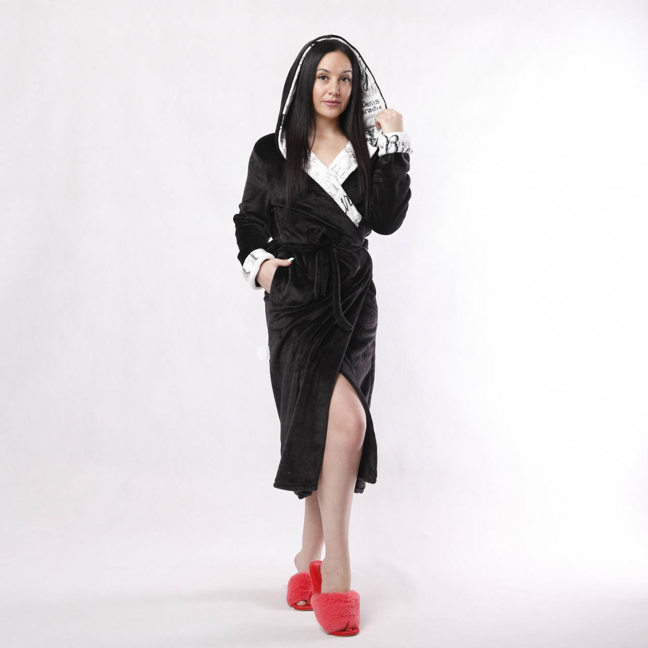 

Женский длинный махровый халат с двойным капюшоном "Париж черный " ТОЛЬКО 50р 50-52