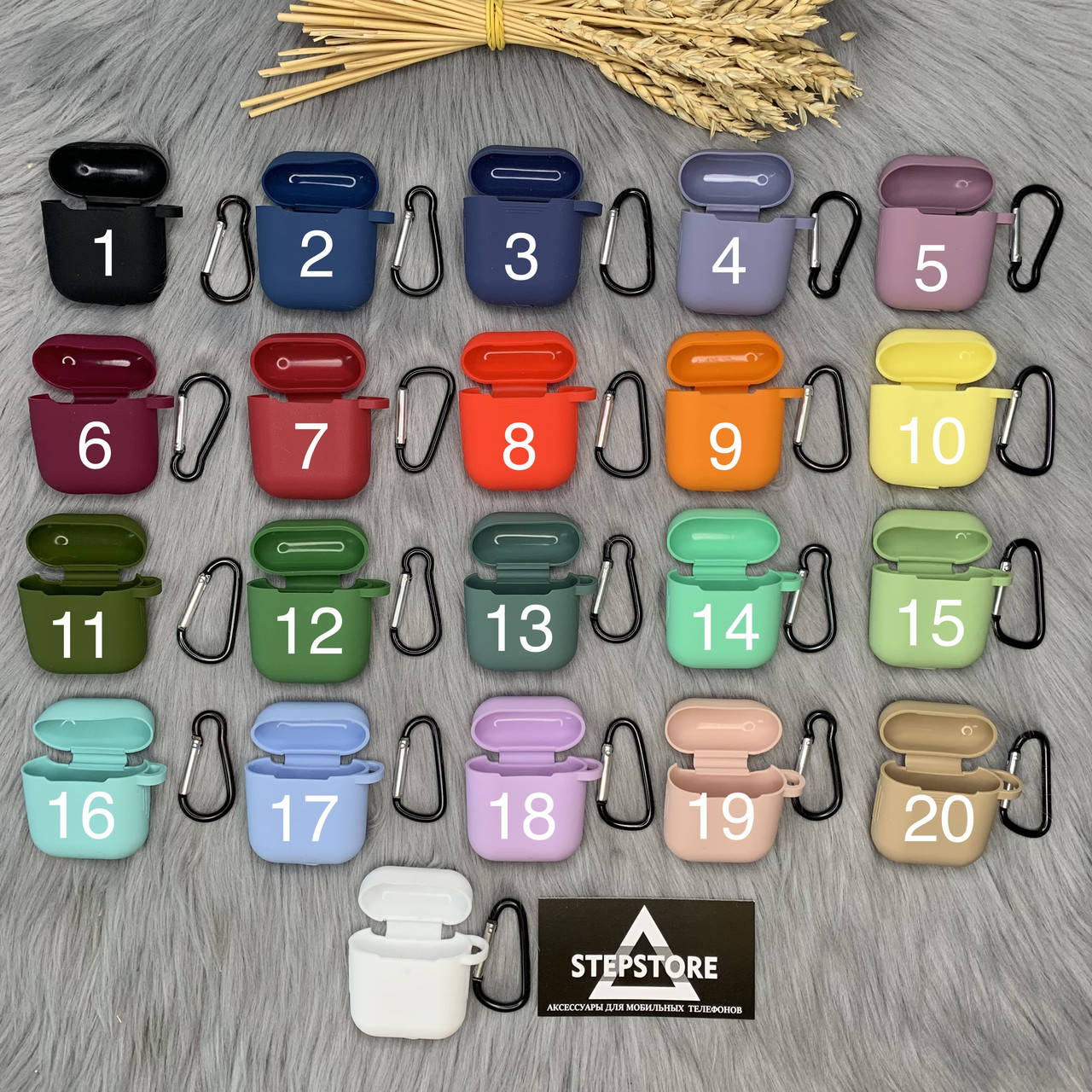 

Чехол силиконовый для Apple Airpods 1 2 с карабином тонкий однотонный противоударный, Черный