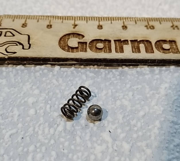 

Шарик фиксатор с пружиной для рычага подсоса Солекс