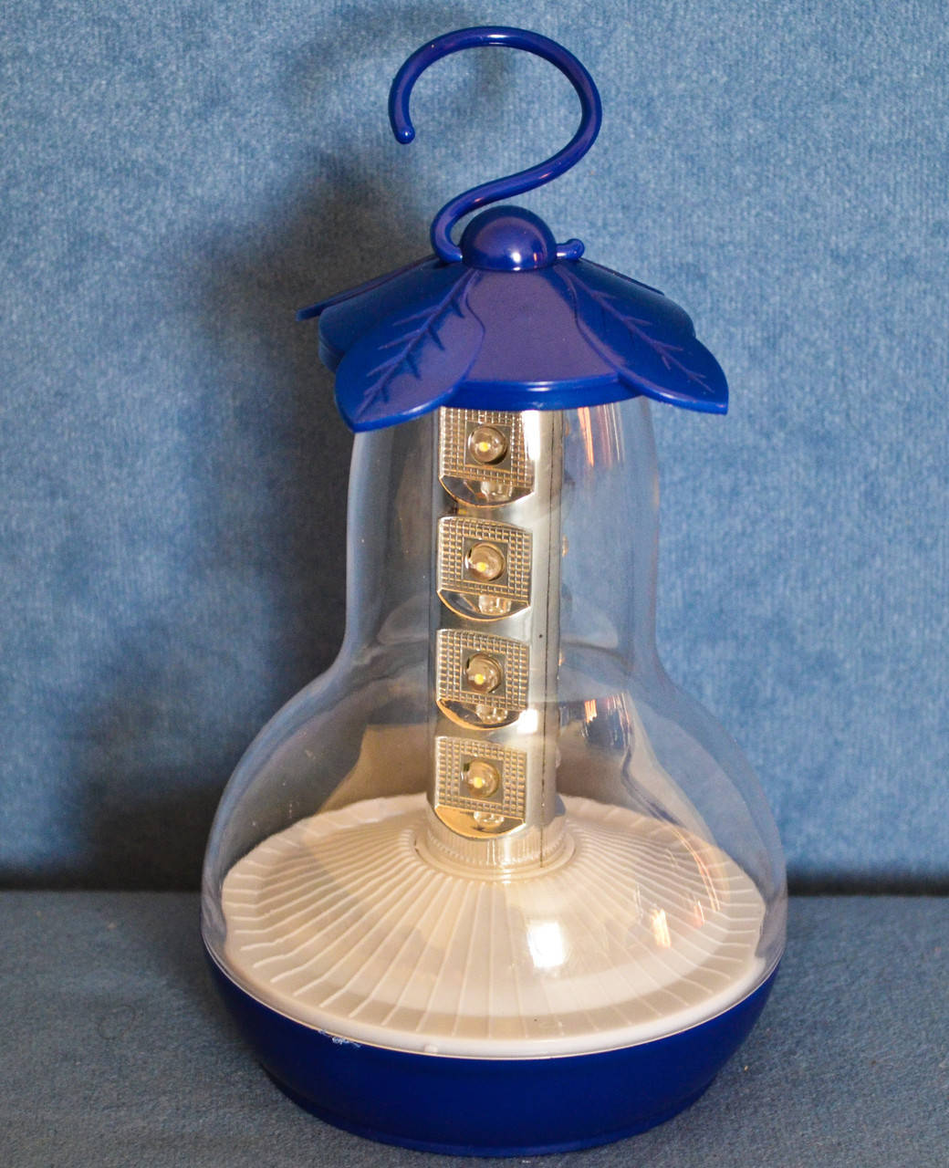 

Светодиодный LED светильник (фонарь) на батарейках