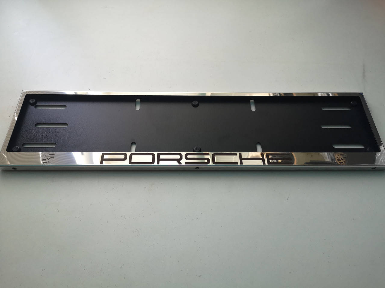 

Номерная рамка для авто Porsche