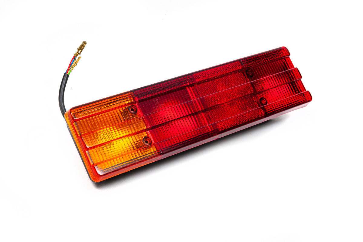 

Ліхтар задній універсальний 4-х секційний правий 0195