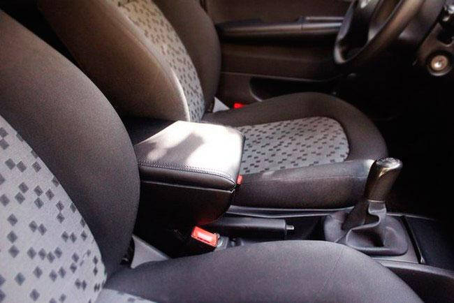 

Подлокотник откидной Skoda Fabia I 1999-2007 Armrest черный