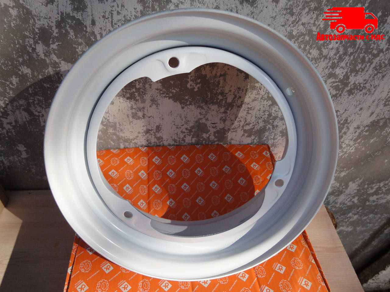 

Диск колесный 13Н2х4,5J ТАВРИЯ белый (в упак.)