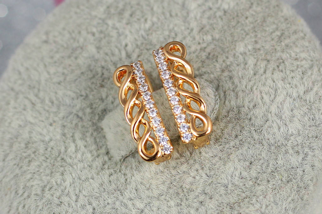 

Серьги Xuping Jewelry плетенка с дорожкой из фианитов 1,6 см золотистые