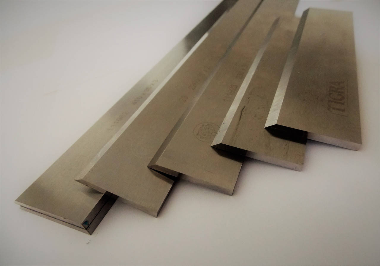 

Стругальні ножі Tigra 160×30×3 HSS18%, ножі на фуганок, ножі для рейсмуса