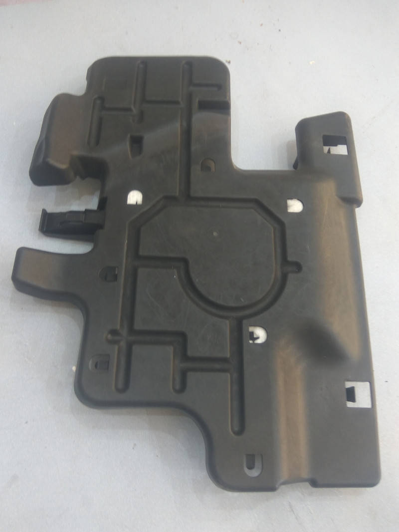 

Накладка панели приборов Mazda 6 (GJ) USA GHR164521 Право Перед Низ