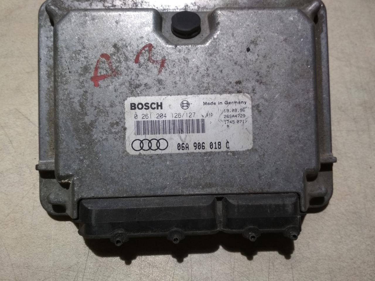 

Блок управления двигателем AUDI A3 1.8 Бензин AGN 06A906018C 0261204126