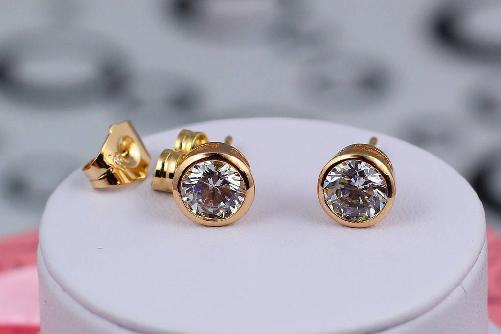 

Серьги гвоздики Xuping Jewelry камешек в ободке 6 мм золотистые