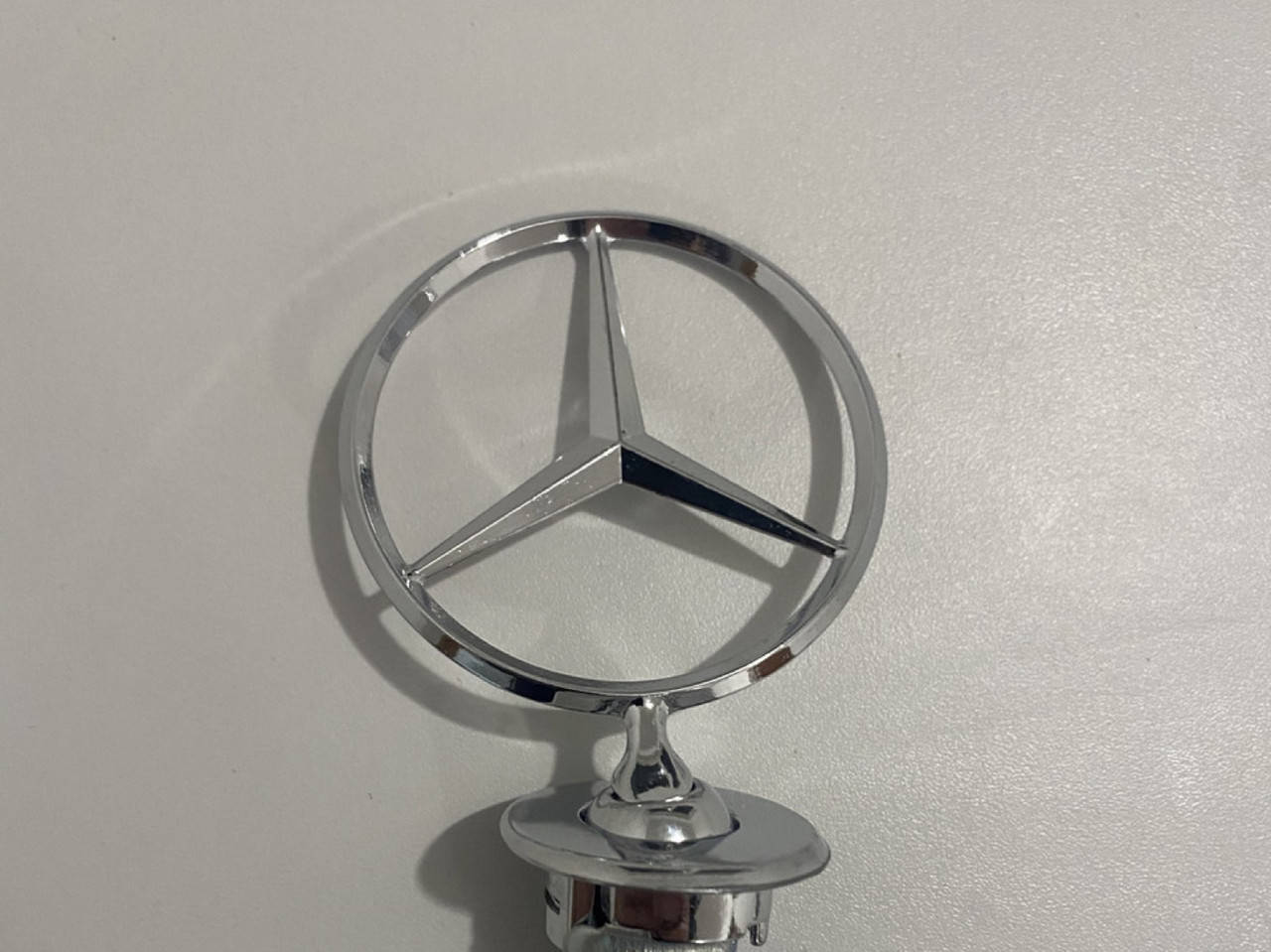 

Емблема MERCEDES 124 "приціл" 1984-1993 Мерседес W124