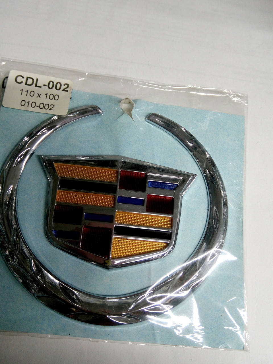 

Эмблема CADILLAC 110х100 мм