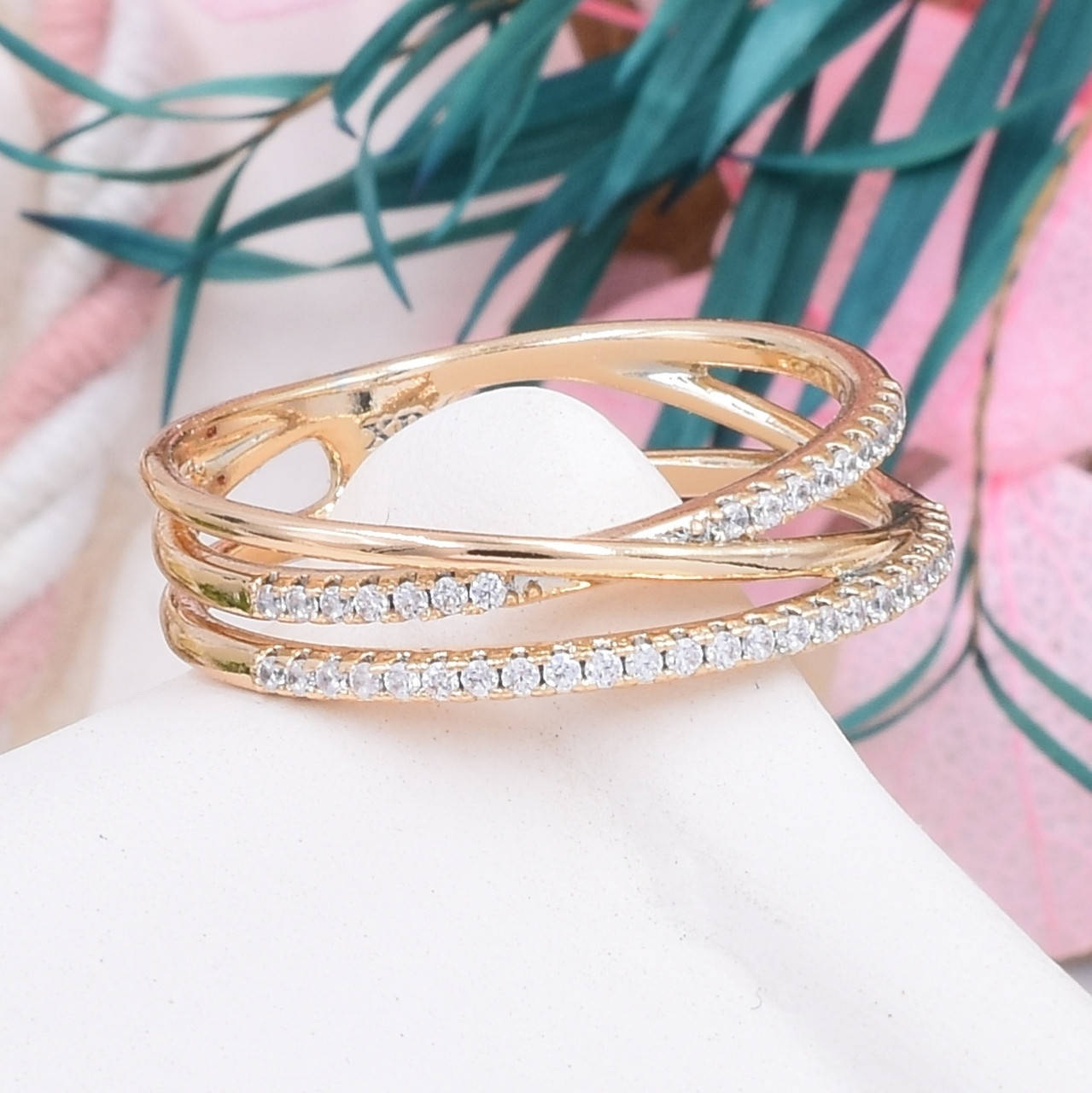 

Кольцо Xuping 31272 белые фианиты позолота 18К размер 18