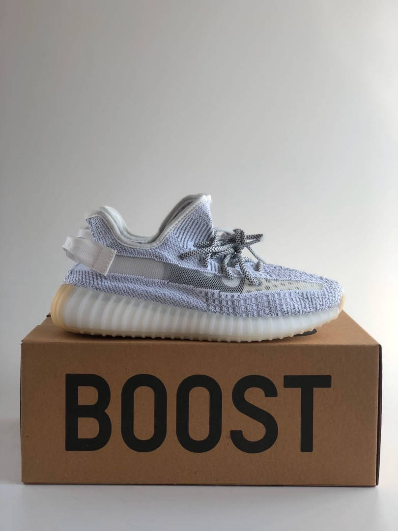 

Мужские кроссовки Adidas Yeezy 350 v2 43