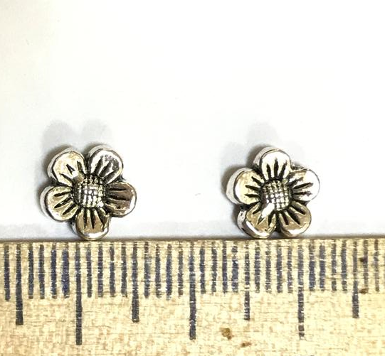 

Бусина " Цветок ", Металлическая, Цвет: Античное серебро, 0.8 cm x 0.8 cm