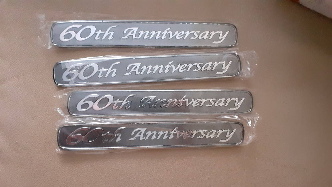 

Юбилейная 60лет эмблема,значок,шыльдик 60th Anniversary Toyota Тойота