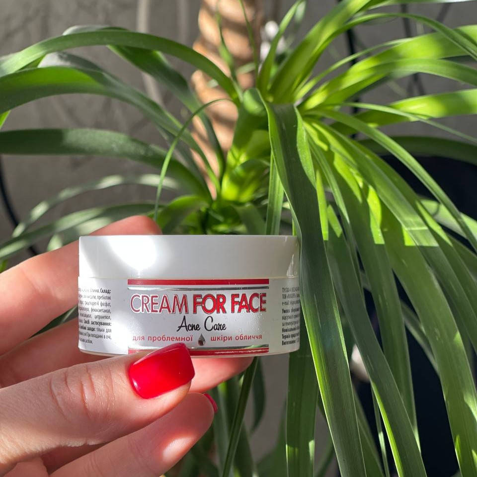 

Крем для проблемной и жирной кожи лица с проявлением акне Top Beauty 50 мл