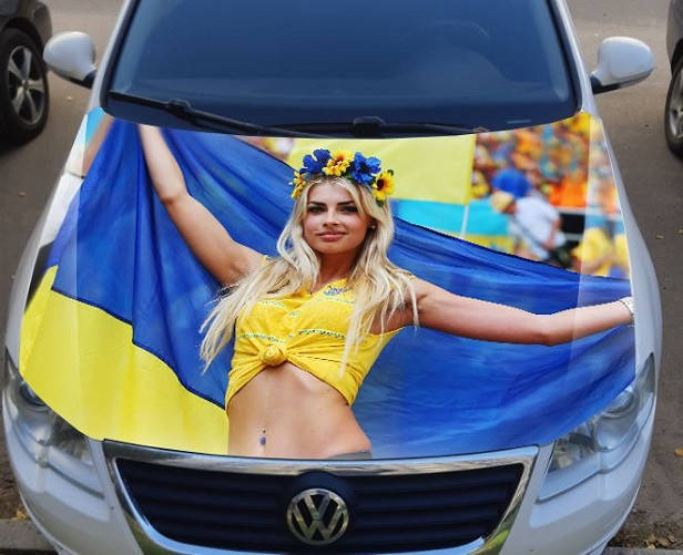 

Наклейка на капот 3D TUNING STUDIO Флаг Украины девушка 1600х1250х0.15мм