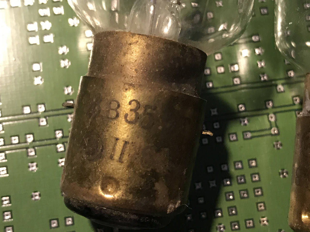 

Лампа накаливания 8Вольт 35вт МЭЛЗ