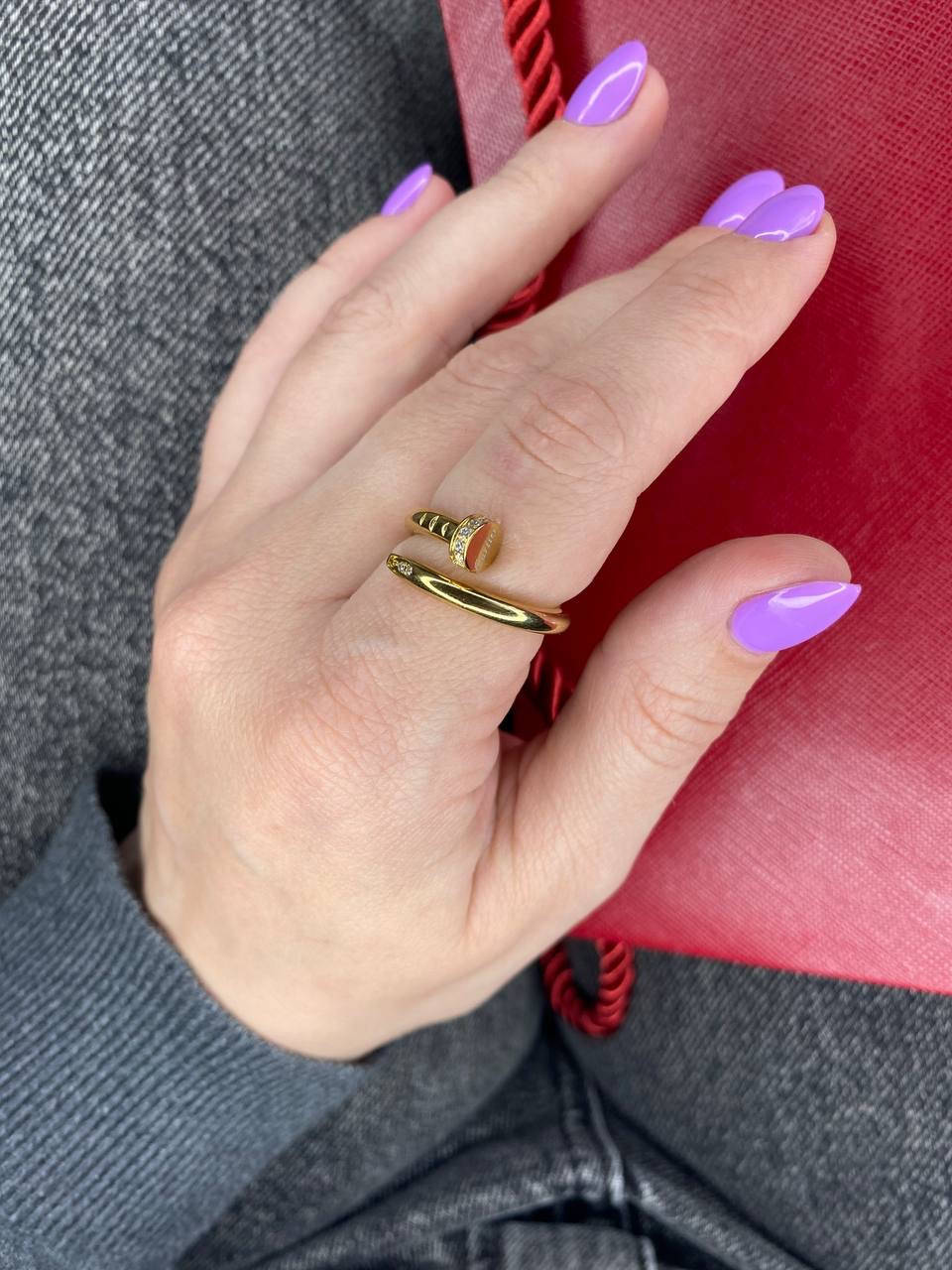 

Кольцо Картье гвоздь в золоте с камнями, Золотистый