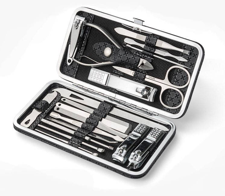 

Маникюрный набор М-12 в футляре 19 в 1, Черный