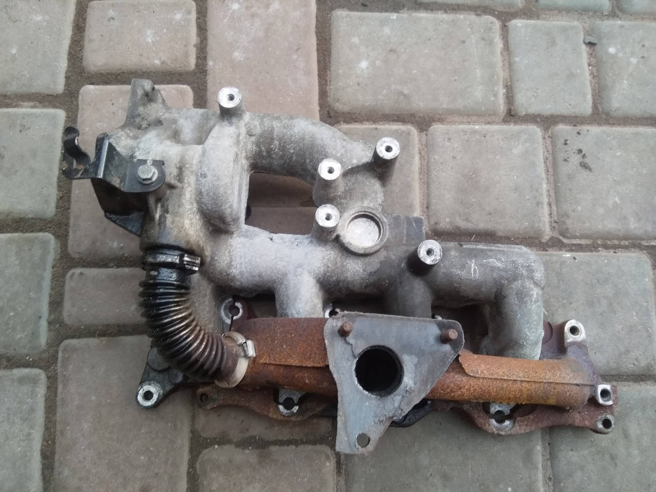 

Коллектор впускной + випускний Renault Trafic megan Laguna 1.9dCi 2001-2014 8200145096