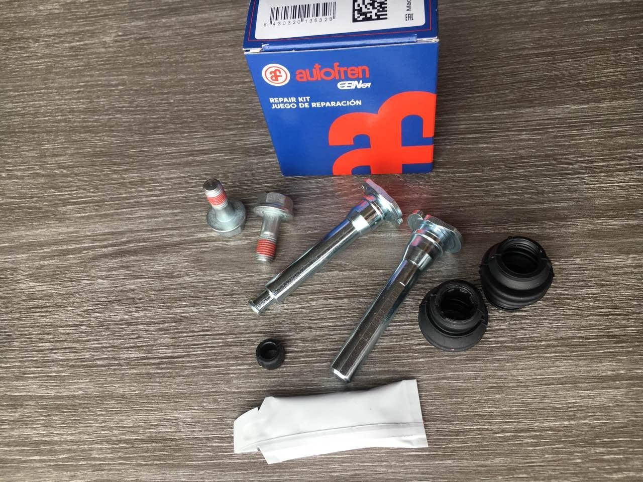 

Ремкомплект (направляющие) переднего суппорта Mitsubishi Lancer 9 (Мицубиси Лансер) 1.6 2.0