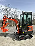 Міні-екскаватор DOVPRO МЕ1500S з кабіною, регульованими гусеницями та ковшем 40 см (1500 кг, дизель 25.8 к.с.), фото 2
