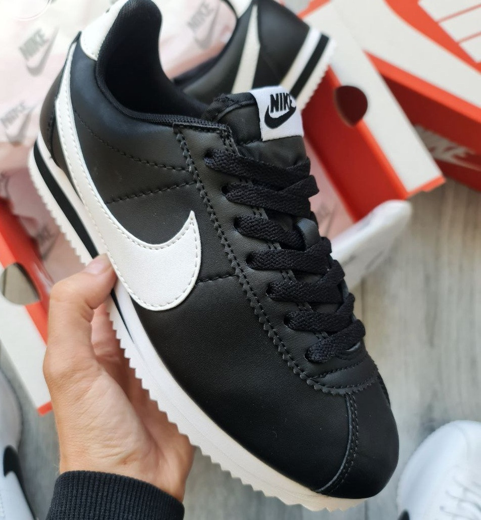 Чоловічі кросівки Nike Cortez осінь-весна повсякденні чорні.  Живе фото