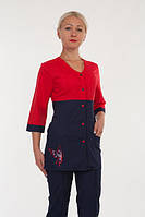 Женский медицинский костюм т.синий с красным, с вышивкой, с курткой на кнопках р-ры:40-60.