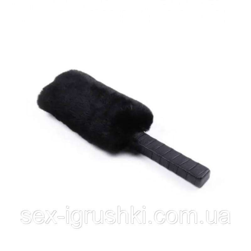 Двостороння шльопалка з хутром, батіг і пряник Leather Appeal Pat Black, Черный