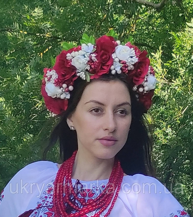 Яскравий і ніжний віночок "Оксамитові троянди"