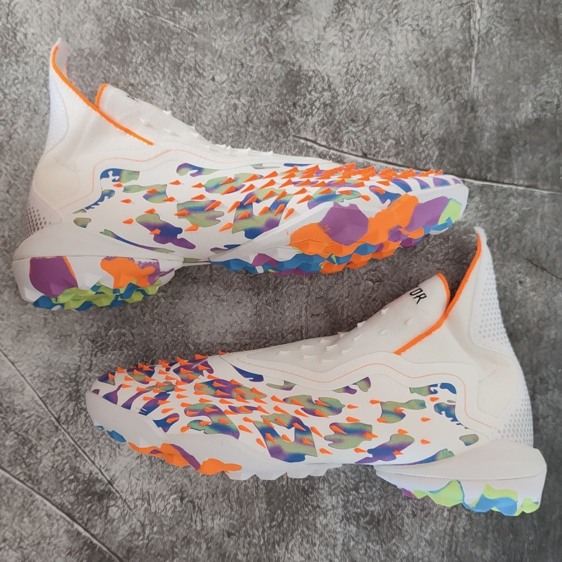 Сороконіжки Adidas Predator FREAK + TF/адідас предатор/ футбольне взуття