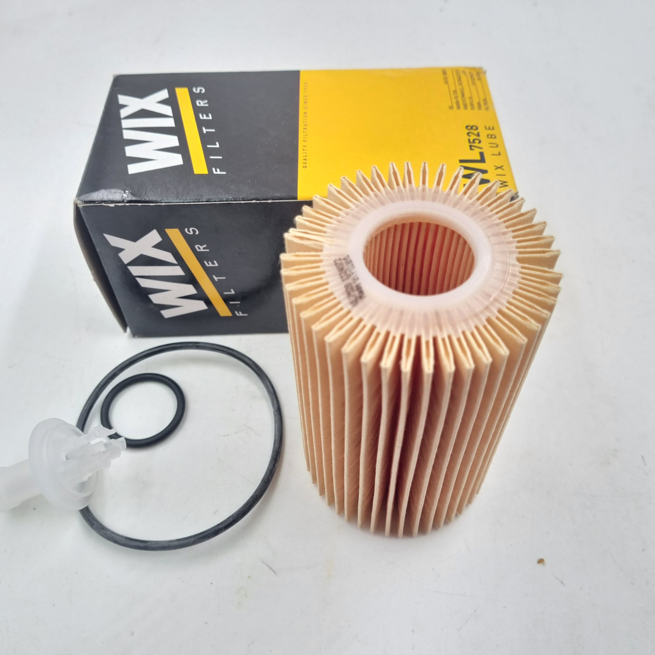 Фільтр масляний WIX WL7528, Lexus IS, LX 2005- OEM 04152-YZZA4