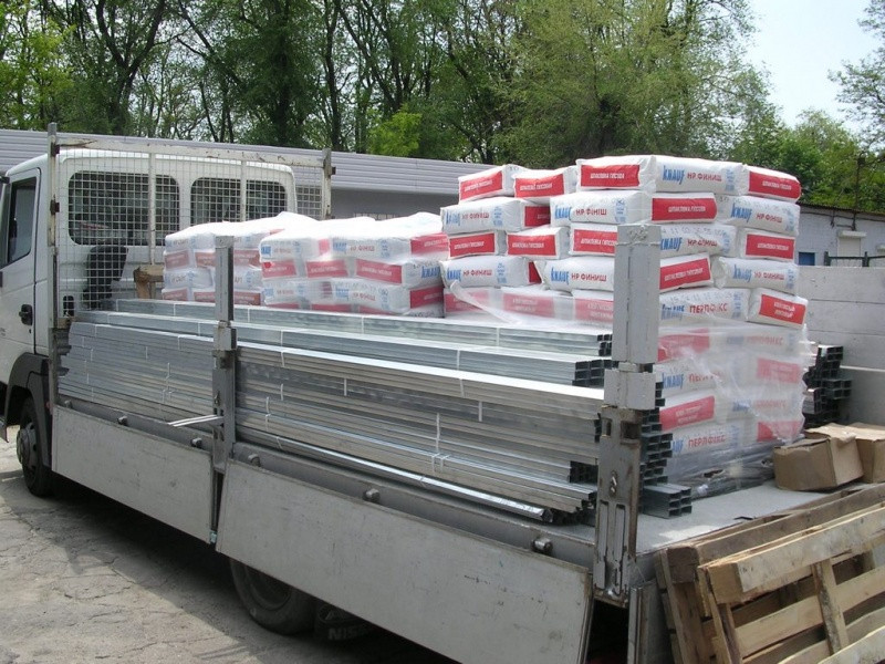 Перевозка будівельних матеріалів у Бучі