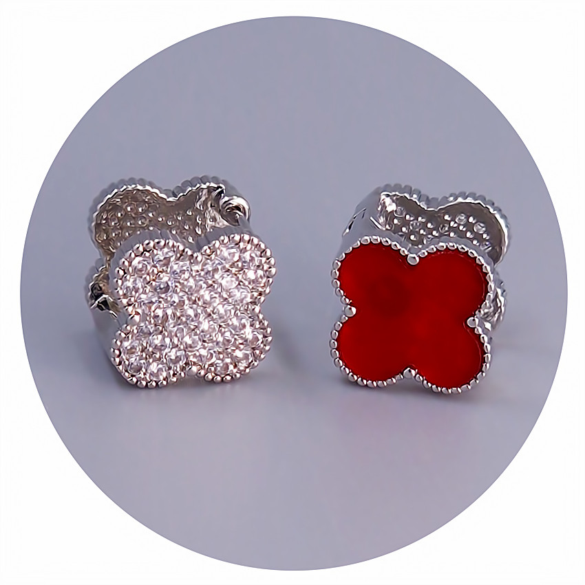 Двосторонні сережки FJ. Родій. Камені: білий циркон та червона емаль. Довжина: 13 мм. Ширина: 11 мм.
