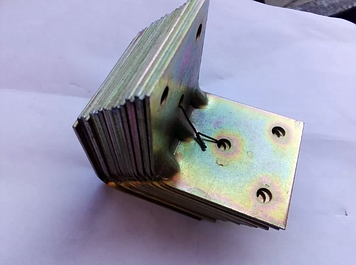 Куточок монтажний 20x20x30