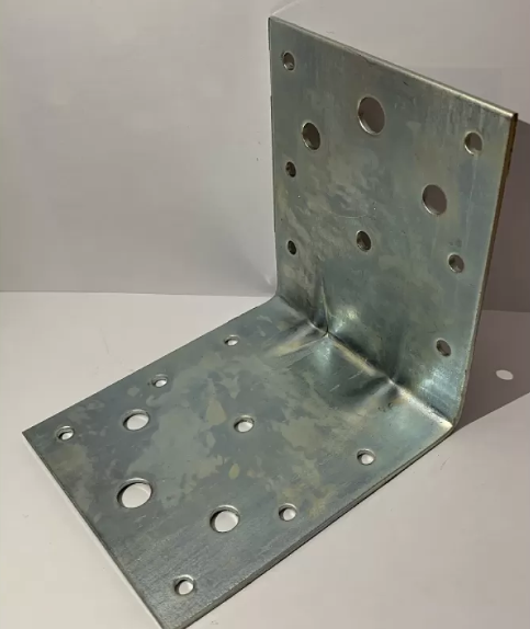 Куточок монтажний 105x105x90