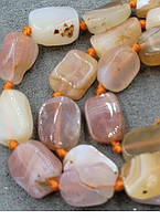 АГАТ БОТСВАНА средний скол /  камни могут отличаться от представленных на фотографии /  9*12мм, длина нити 40 см