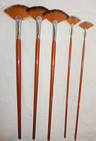 Кисті, спонжи, мастихіни.