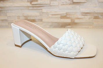 Шльопанці жіночі білі на підборах Б1633